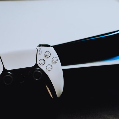 PS4 Pro vs PS5: Är det Dags att Uppgradera din Spelkonsol?